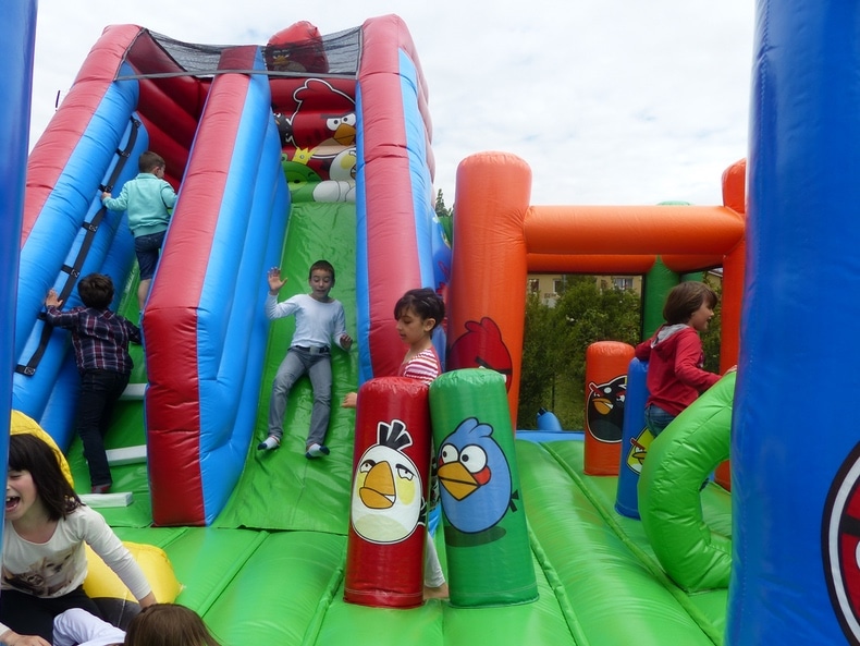 aires de jeux gonflables pas cher