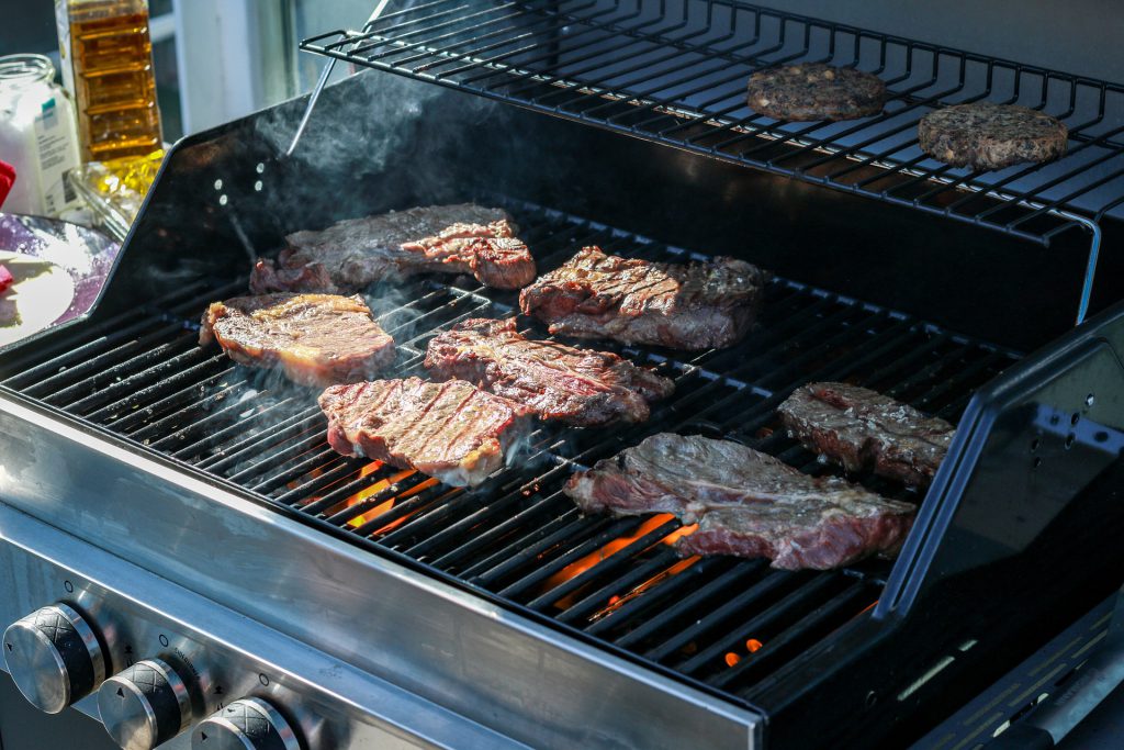 barbecue en pierre de lave