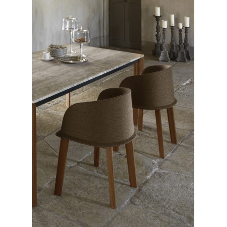 chaise table