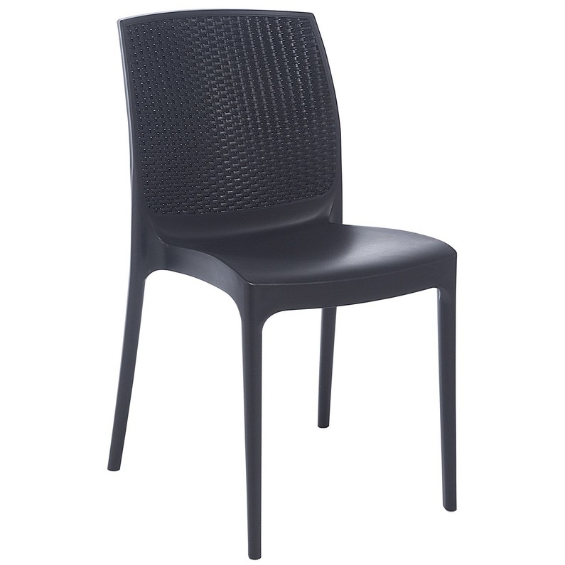 chaise tressee en resine sur aluminium