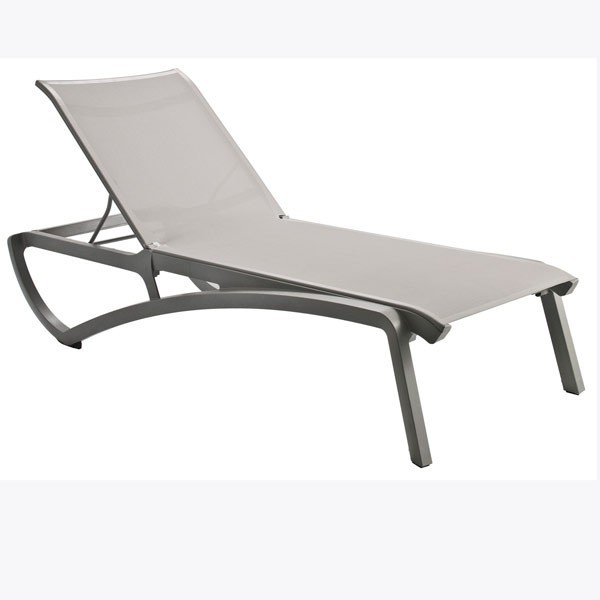 chaises longues de piscine
