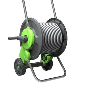 devidoir et tuyau d'arrosage