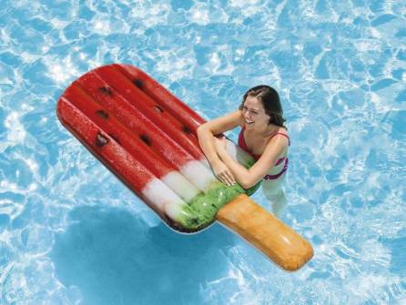matelas gonflable pour piscine