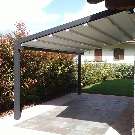 pergola murale avec toit coulissant