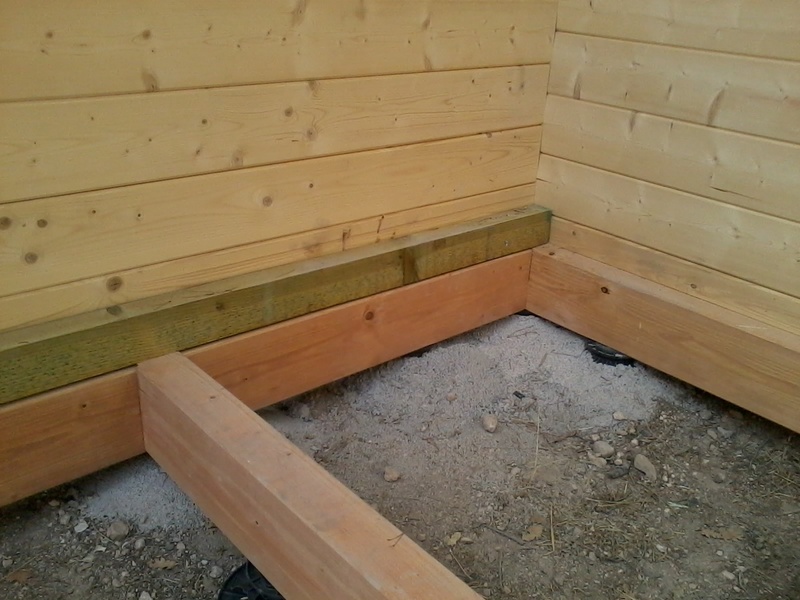 plancher abri de jardin en bois