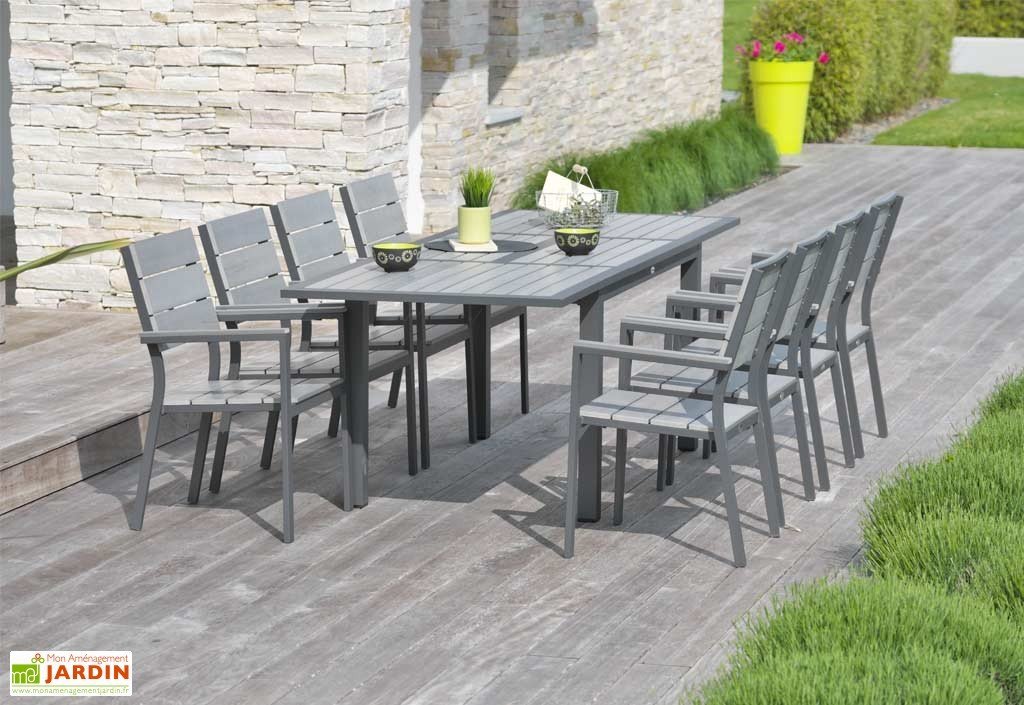 table de jardin avec trou central