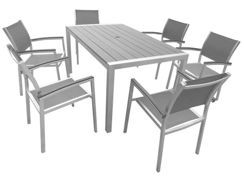 table de jardin avec trou central