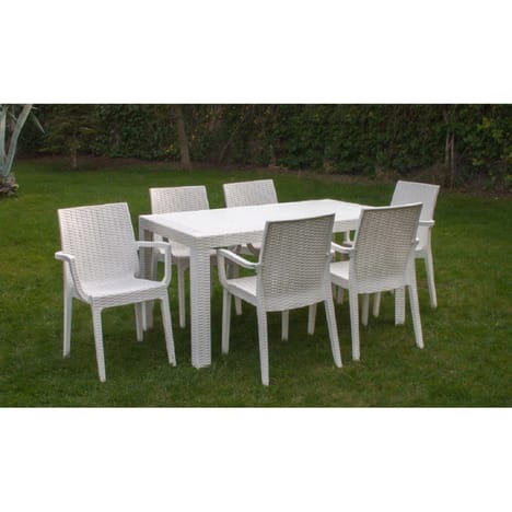 table de jardin avec trou central