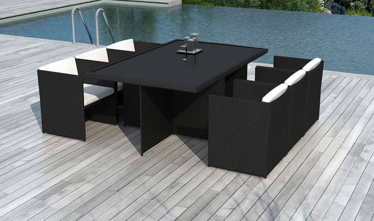 table de jardin avec trou central