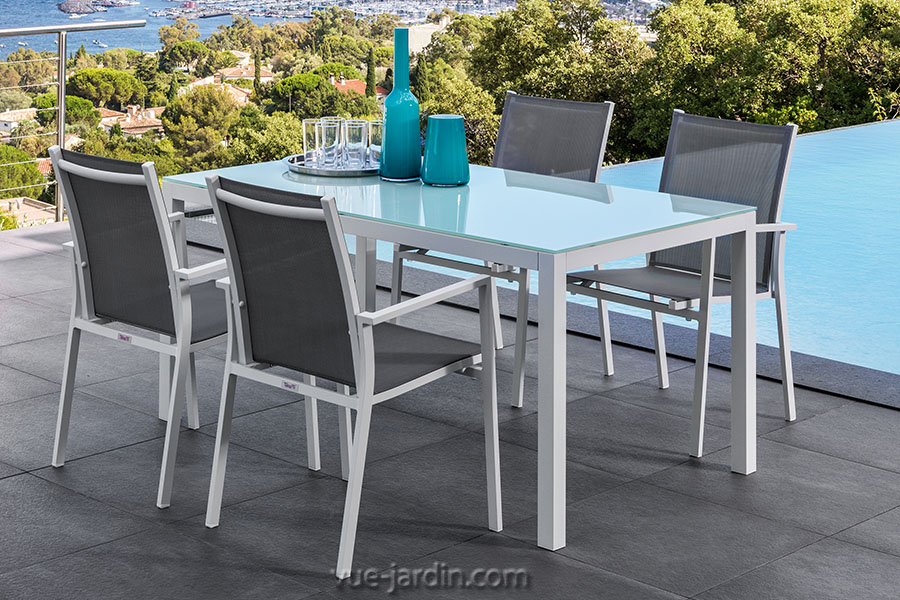 table de jardin plateau verre