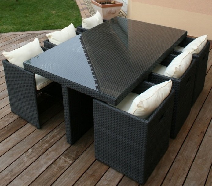 table en resine de jardin