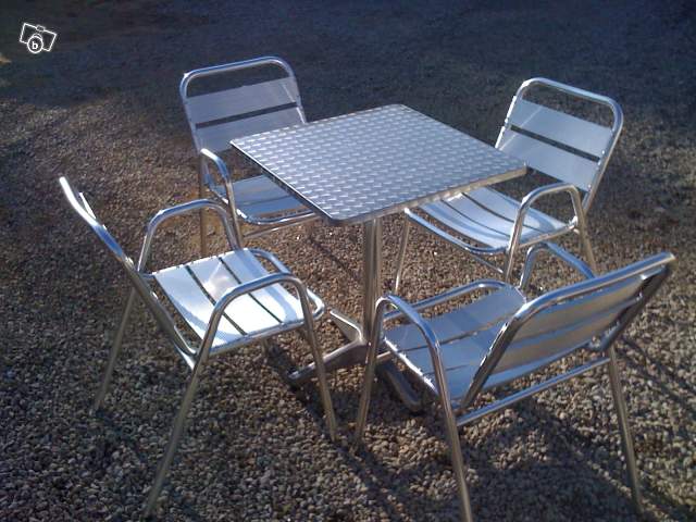 table et chaise de terrasse