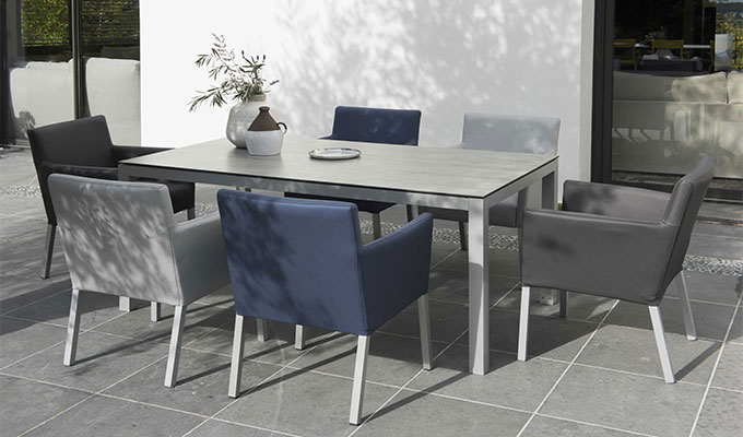 table et chaises de jardin en aluminium