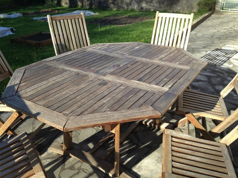table eucalyptus entretien