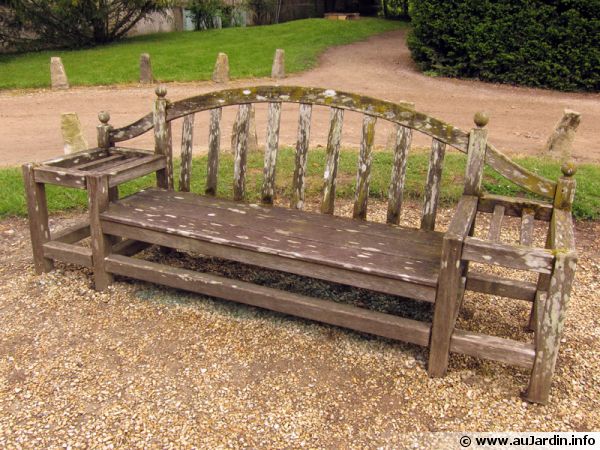 table eucalyptus entretien