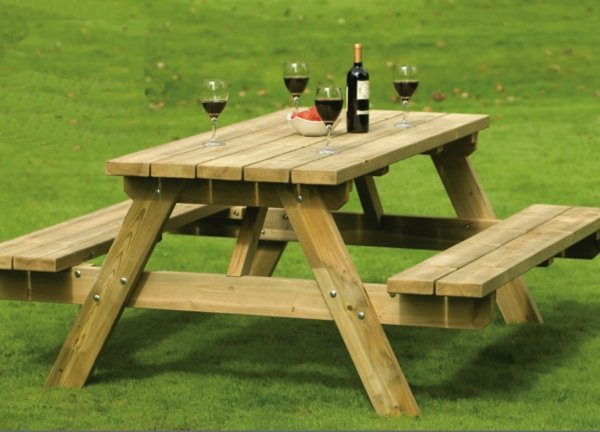 tables et bancs de jardin en bois